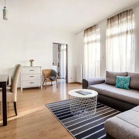 Grand Penthouse Apartment *