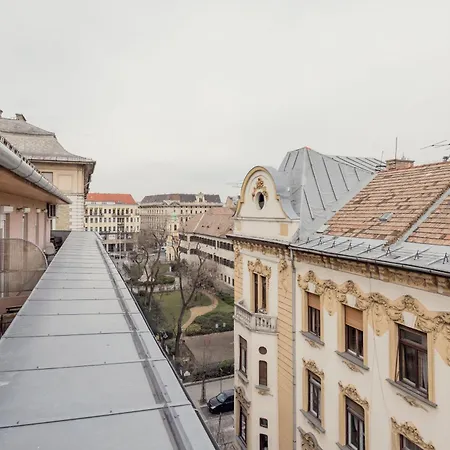 Grand Penthouse Apartment